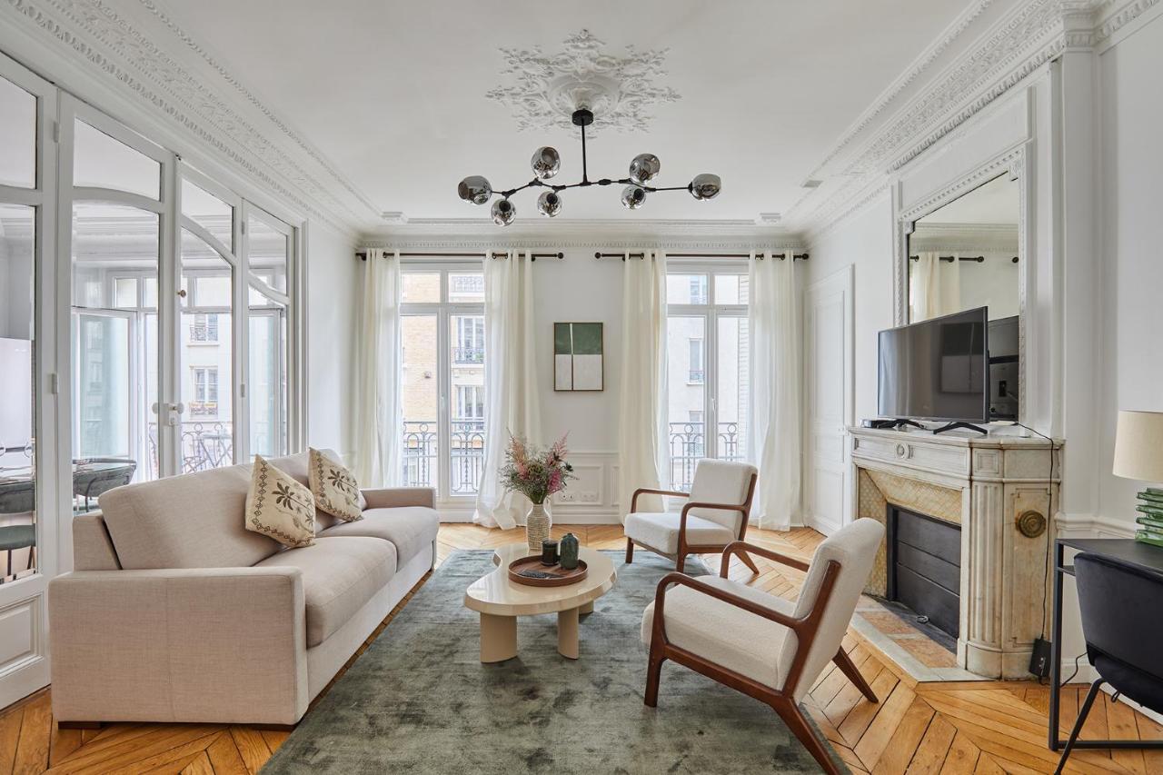 Center Of By Prestige * Paris